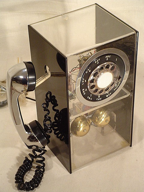 Box-shaped
                phone