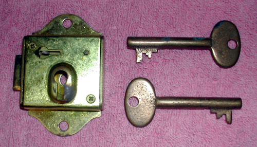 KS-8028 Lock and Keys