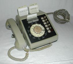 WE 661 Card
                  Dialer Keyset